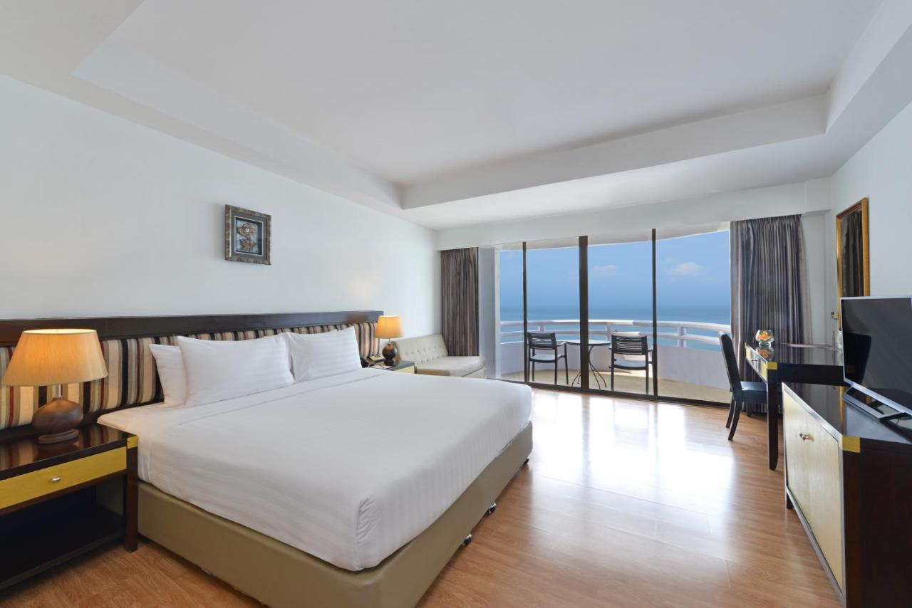 D Varee Jomtien Beach, Pattaya Kültér fotó